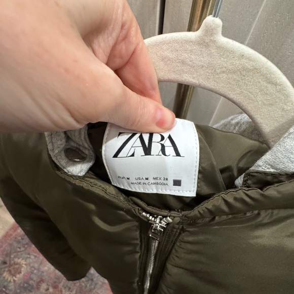Zara contrasting removable hood puffer jacket khaki medium NWOT - Picture 3 of 8
